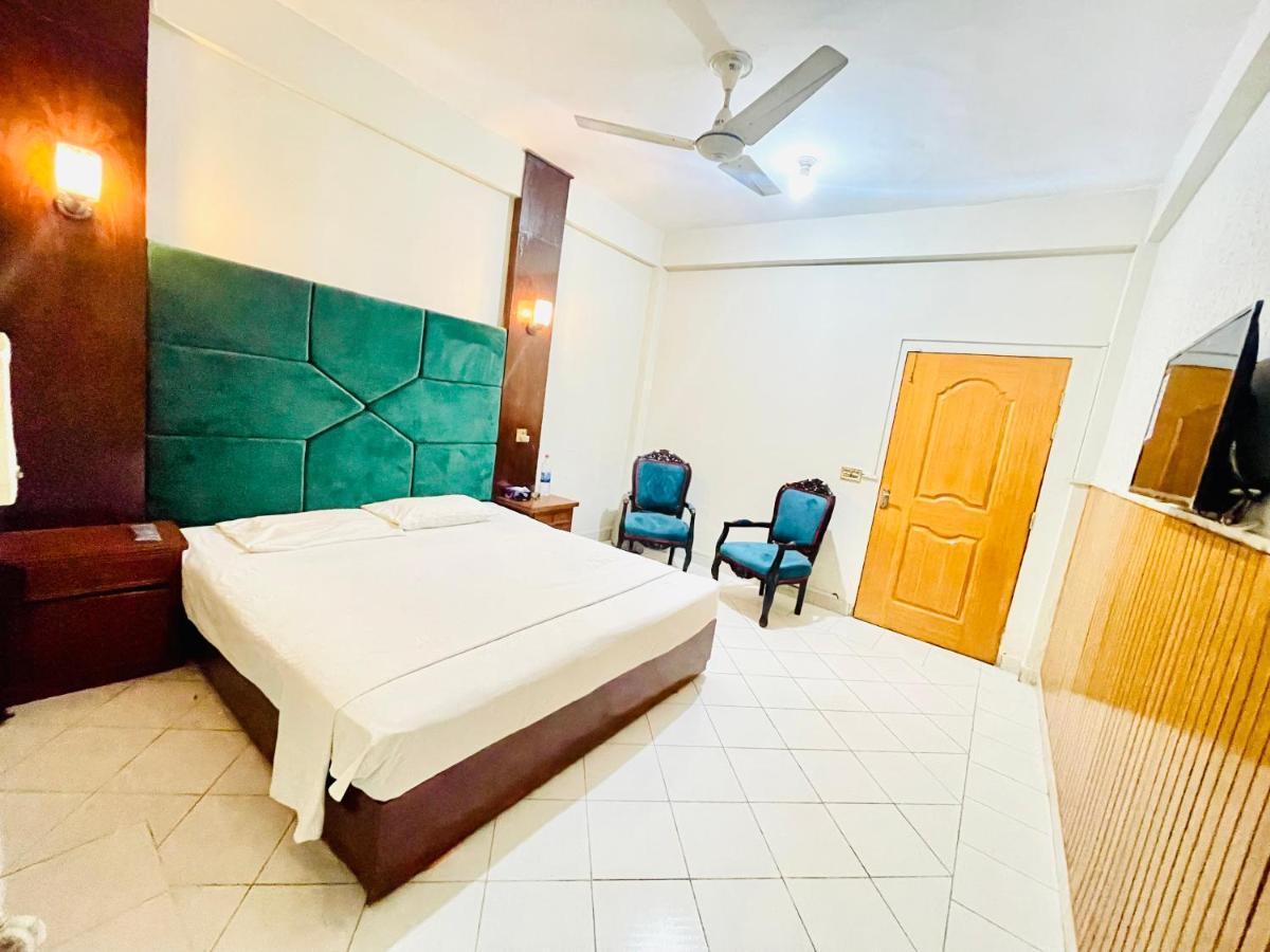 Hotel New Mid City Multan Exterior photo